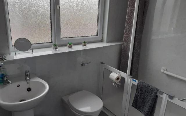 Lovely 3-bed Apartment in Alyth