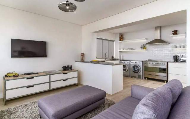 Ocean Front Apartment w Sea Views Pleasant Ways