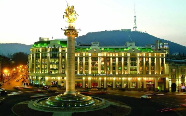 Отель Courtyard by Marriott Tbilisi Грузия, Тбилиси - 5 отзывов об отеле, цены и фото номеров - забронировать отель Courtyard by Marriott Tbilisi онлайн вид на фасад