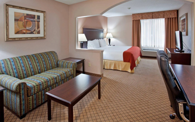 Holiday Inn Express Kansas City-Liberty by IHG