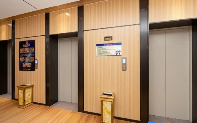 h Hotel (Taiyuan Yingze Street University of Technology)