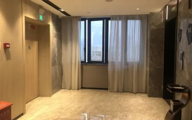 Echarm Hotel (Chongzuo Youyi Avenue South Railway Station)