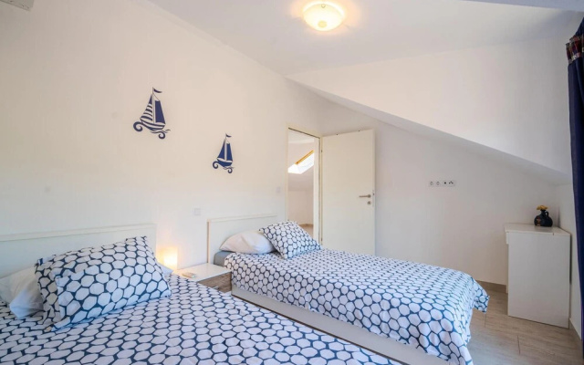 Amazing Home in Kneze With Wifi and 4 Bedrooms