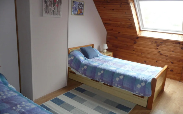Coastal Garden Retreat Near Sandy Beach