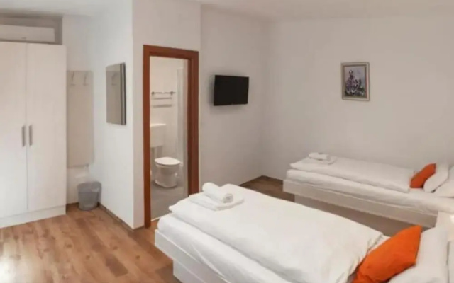 Rooms Lidija 17