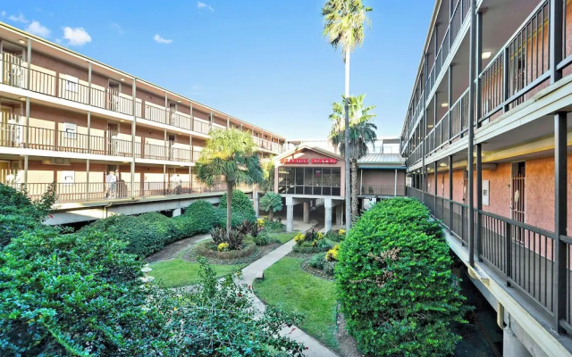 Relax by the Beach by Ryson Vacation Rentals