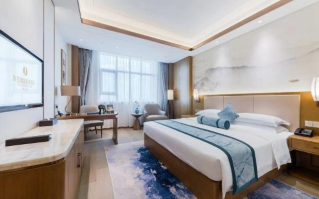 Lihua Jianguo Hotel