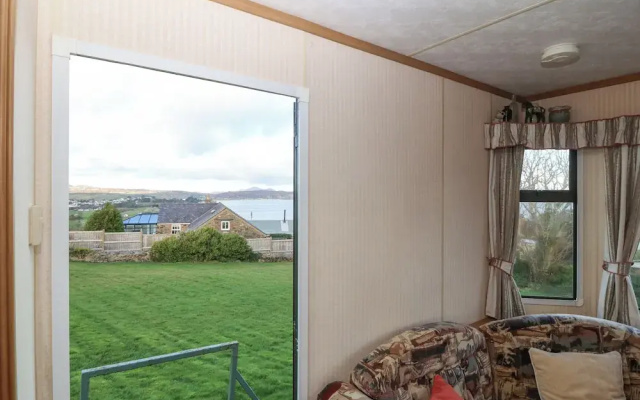 Caravan at Cartref