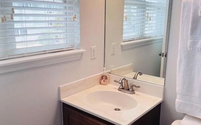 Caseata 5 Bedroom Home by Redawning