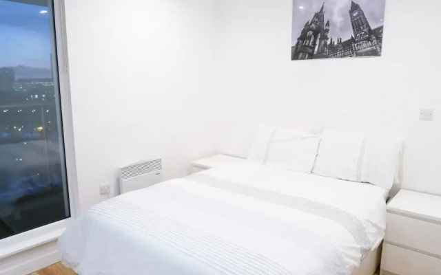 Bright 2BR Apartments Quays