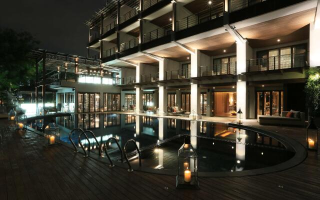 Отель Riva Surya Bangkok вид на фасад