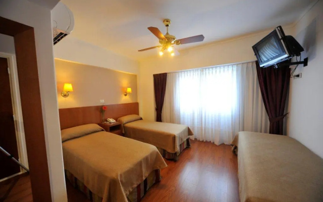 Hotel 15 de Mayo