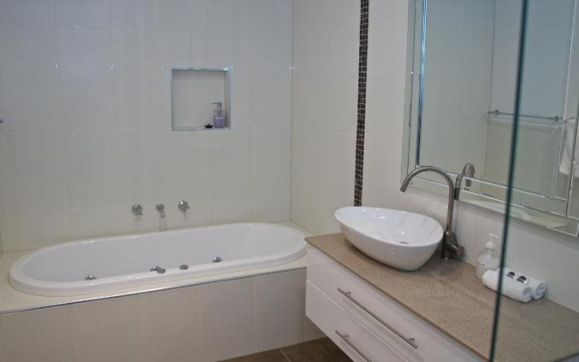 Yarra Glen Racecourse Apartments