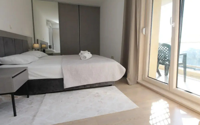 Fontana Lux Apartments