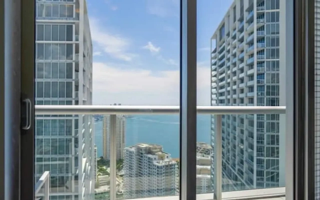 Luxury 1 BR Higher Penthouse Icon Brickell