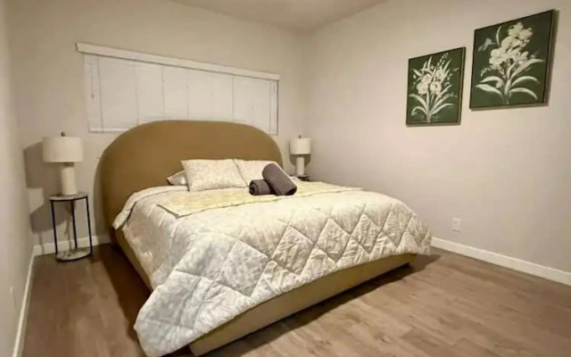 OneLuxStay Coastal 2BR Near Beach