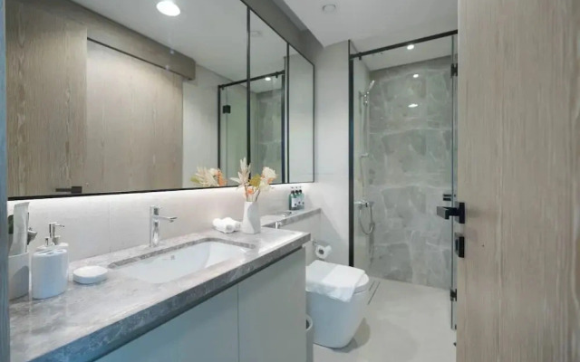 KeyRock Golf Gate - Stylish Retreat
