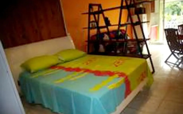 Studio in Le Moule, with Enclosed Garden And Wifi
