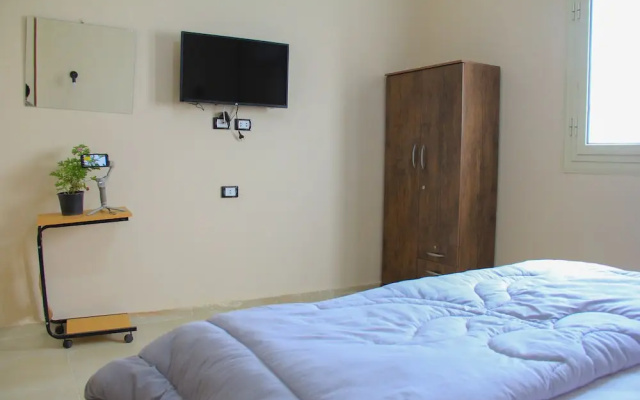 Pyramids Road Guest House