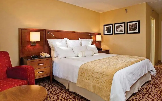 Hotel Fort Wayne