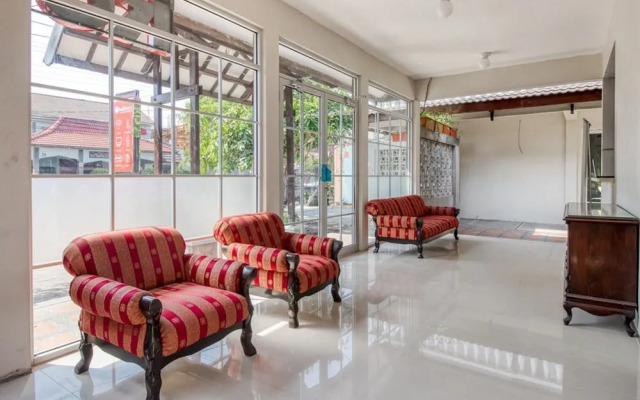 RedDoorz near Malioboro Tugu Station Jogja 2