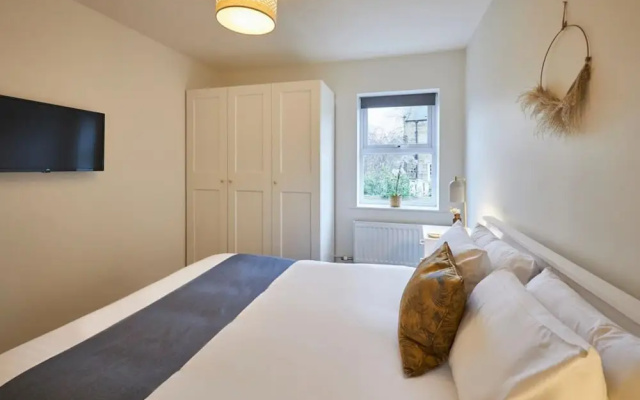 Host Stay Column Mews