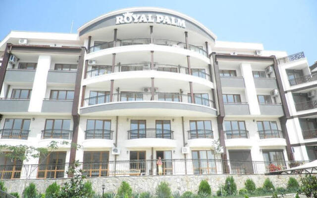 Apart-Hotel Royal Palm вид на фасад