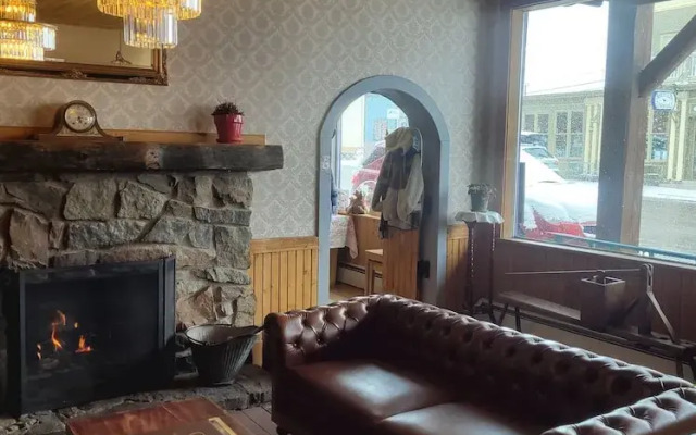 The Hand Hotel