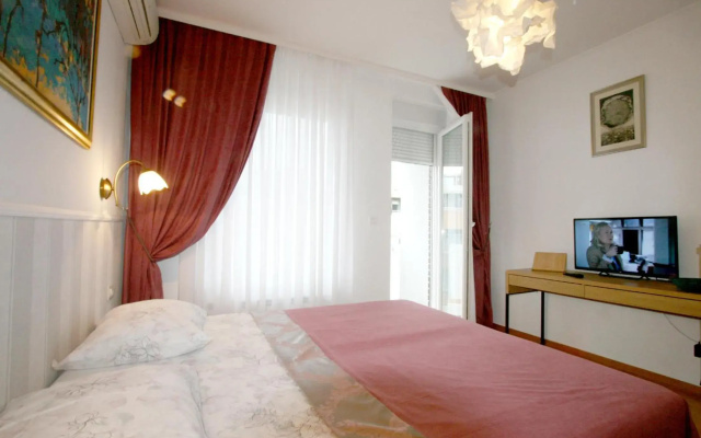 Apartment Moonstone 1