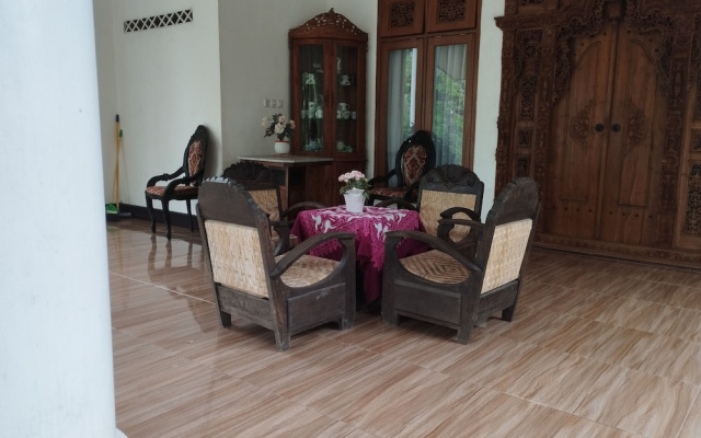 Hotel O Homestay Bonjeruk Near Restoran Pawon 21 Bonjeruk