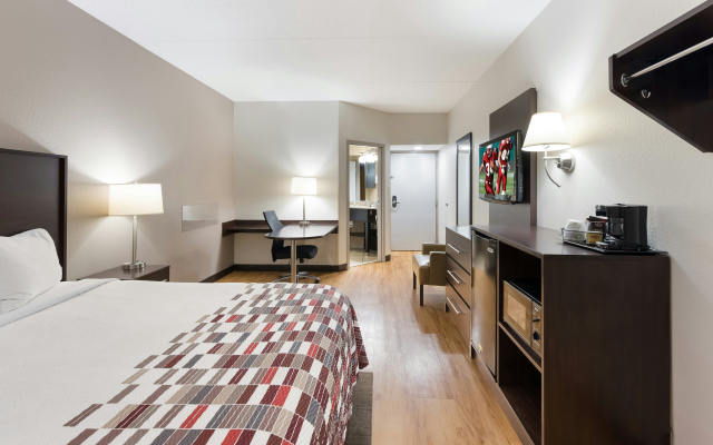 Red Roof Inn & Suites Columbus - West Broad
