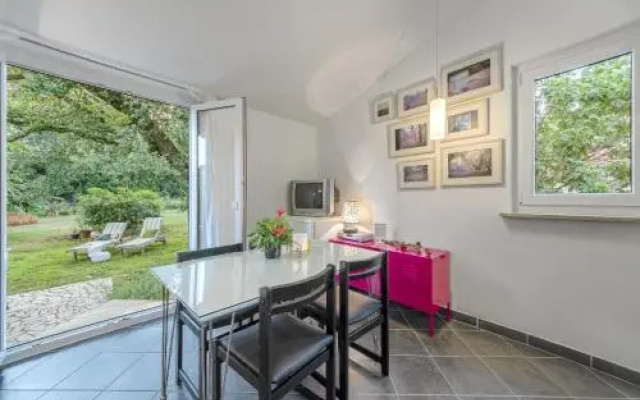 Apartments Lodra