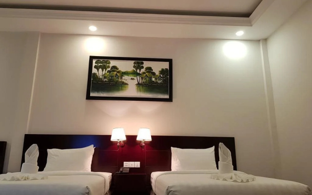 Golden Apple Hotel