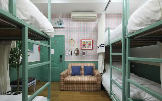 Kitsch Hotel