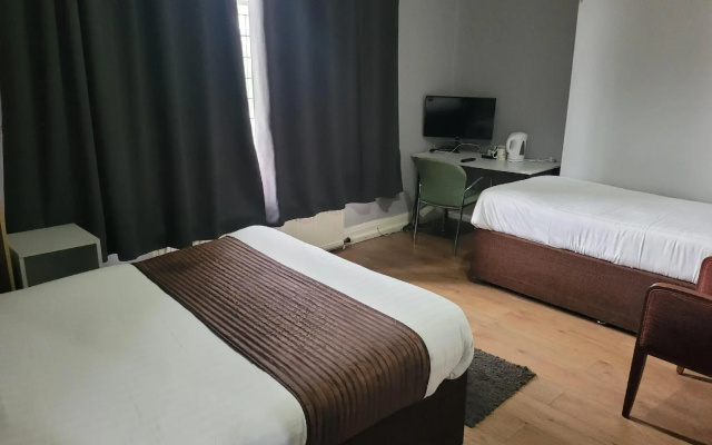 Assheton Arms Hotel