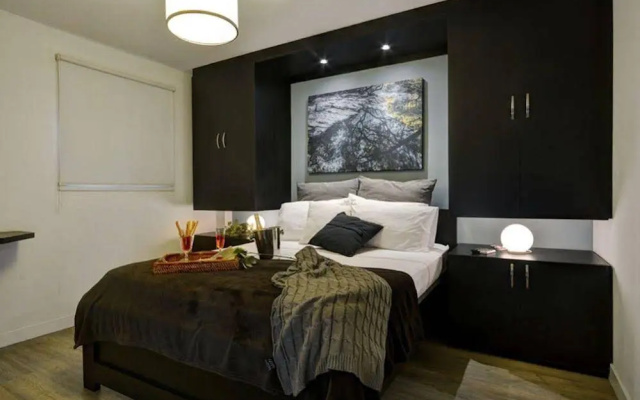 Oasis Suites