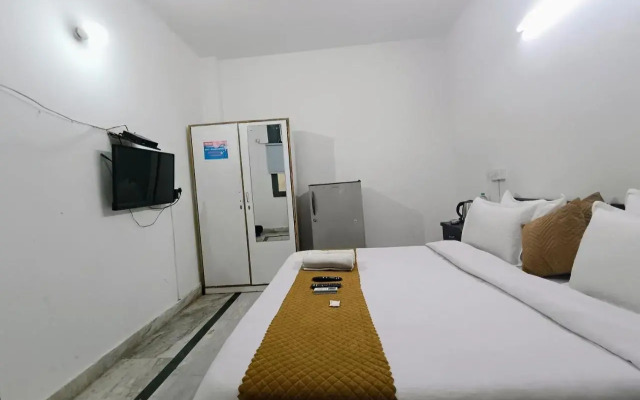 1 BR Homestay in Hauz Khas, Dehli (66AF), by GuestHouser