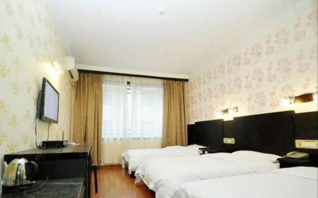 Yueguang Holiday Hotel