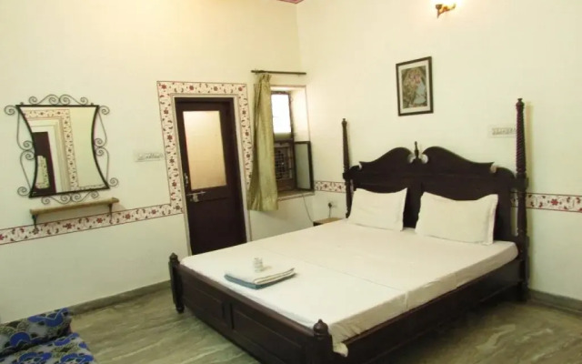 Vinayak Guest House