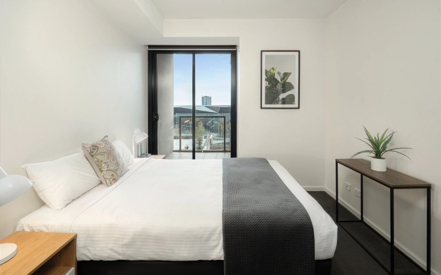 Waterfront Melbourne Apartments