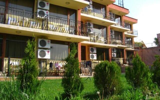 Enigma Hotel вид на фасад