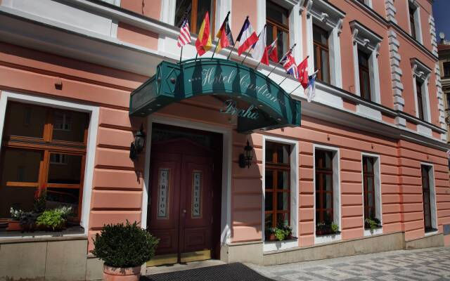Hotel Carlton вид на фасад