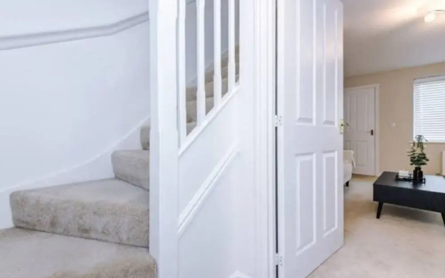 Lovely three bed home Manchester