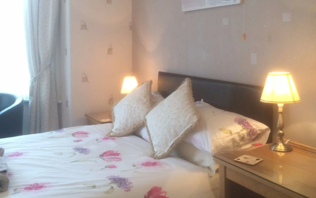 Glenora Guest House
