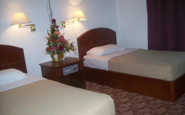 D'Valley Hotel