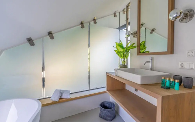 Relaxed and Atmospheric 6-person Villa Near the Forest