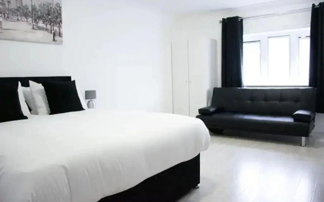 OYO Belvoir Hotel
