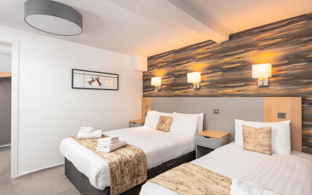 Caledonian Hotel