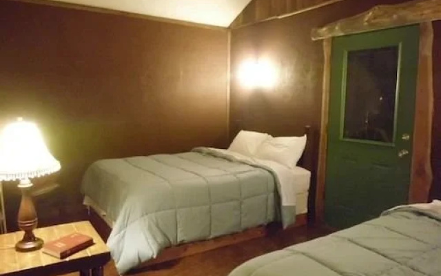 Antler Oaks Lodge and RV Resort