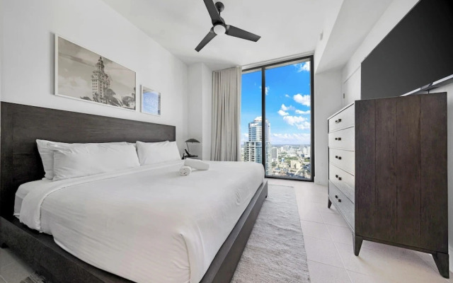 Luxury 1-BD with Breathtaking DTW Views